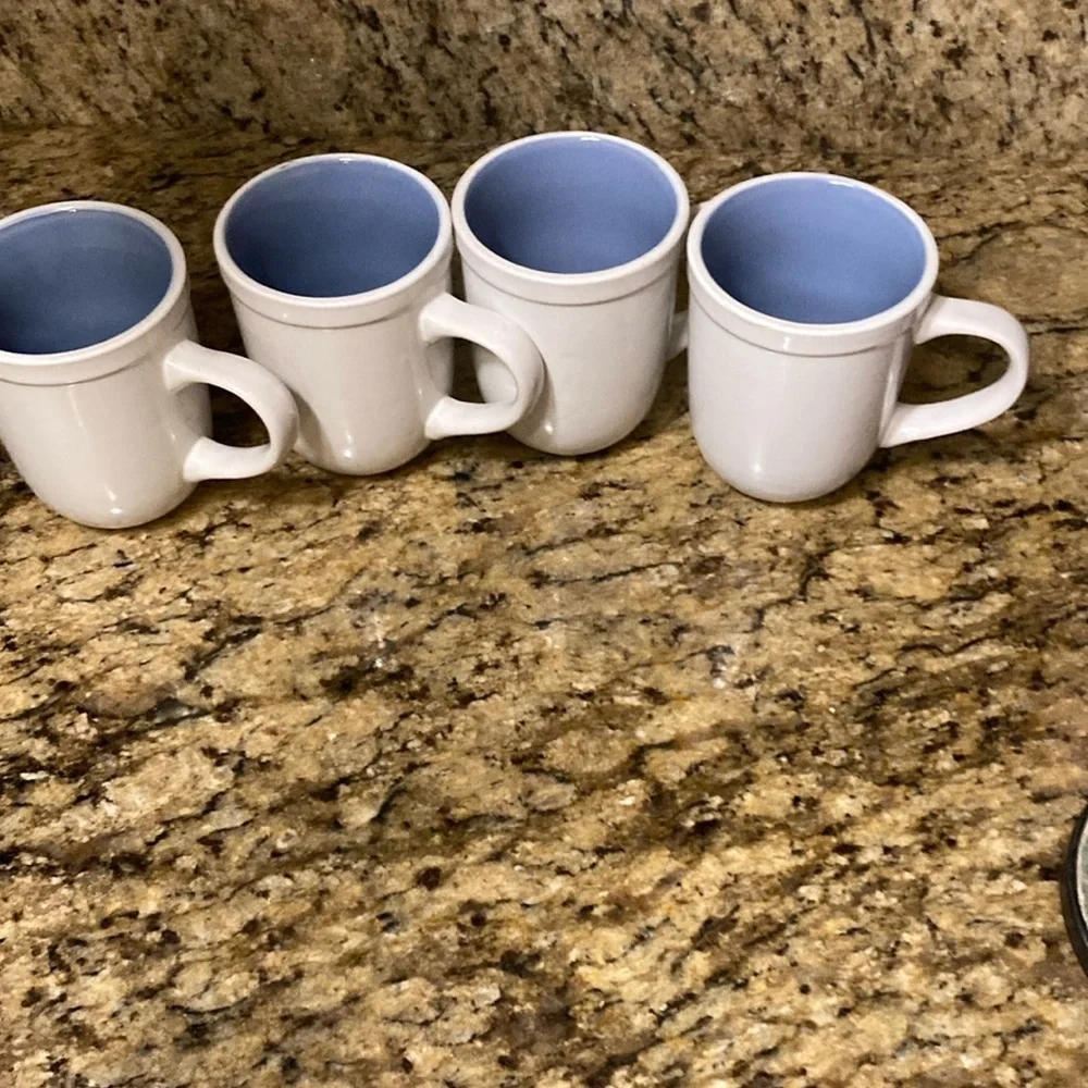 Gibson set of 4 mugs white blue see pictures please